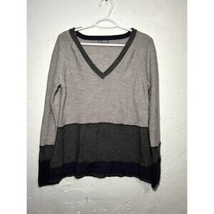 Horny Toad 100% merino wool v neck sweater womens large contemporary minimalist